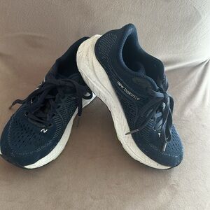 New Balance 860 Fresh Foam sneakers